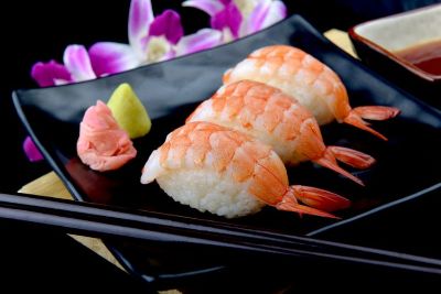 Assiette de brochettes et de poissons grillés à la japonaise Chennevières-sur-Marne